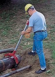 Применение поворотного роторного трубореза Reed Low Clearance Rotary Cutter LCRC12S